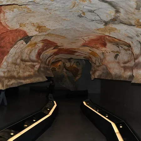 Les Toits De Lascaux Apartment